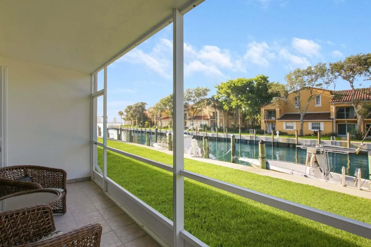 Screened Patio at 120 Lehane Terrace 109, North Palm Beach