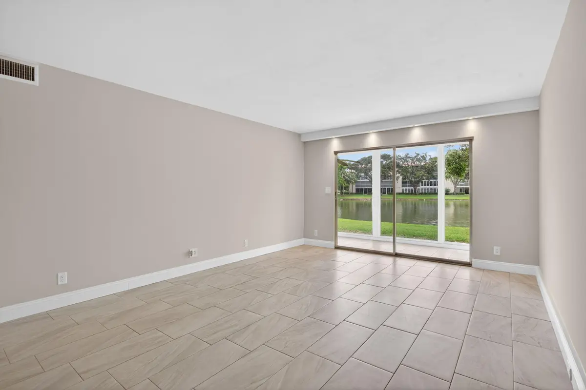 LIVING ROOM SPECIAL LIGHTING at 2202 Lucaya Bend B1, Coconut Creek
