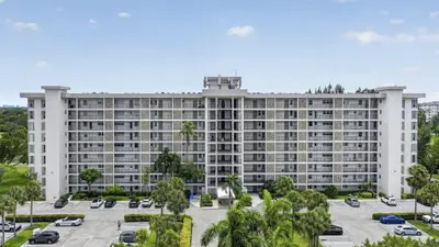 3150 N Palm Aire Drive 108, Pompano Beach – sold