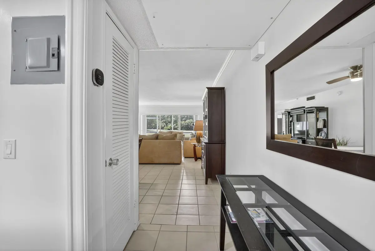 2-web-or-mls-8I8A2122 at 3150 N Palm Aire Drive 108, Pompano Beach