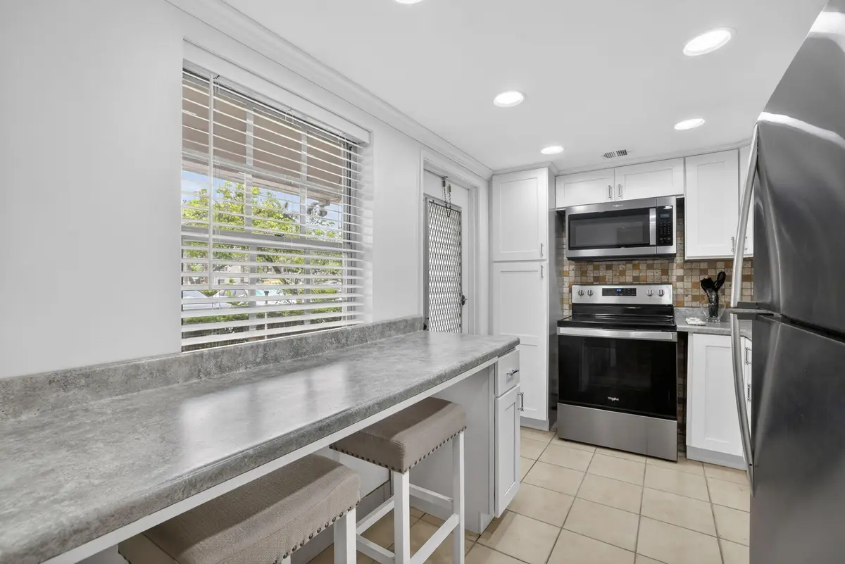 7-web-or-mls-8I8A2144 at 3150 N Palm Aire Drive 108, Pompano Beach