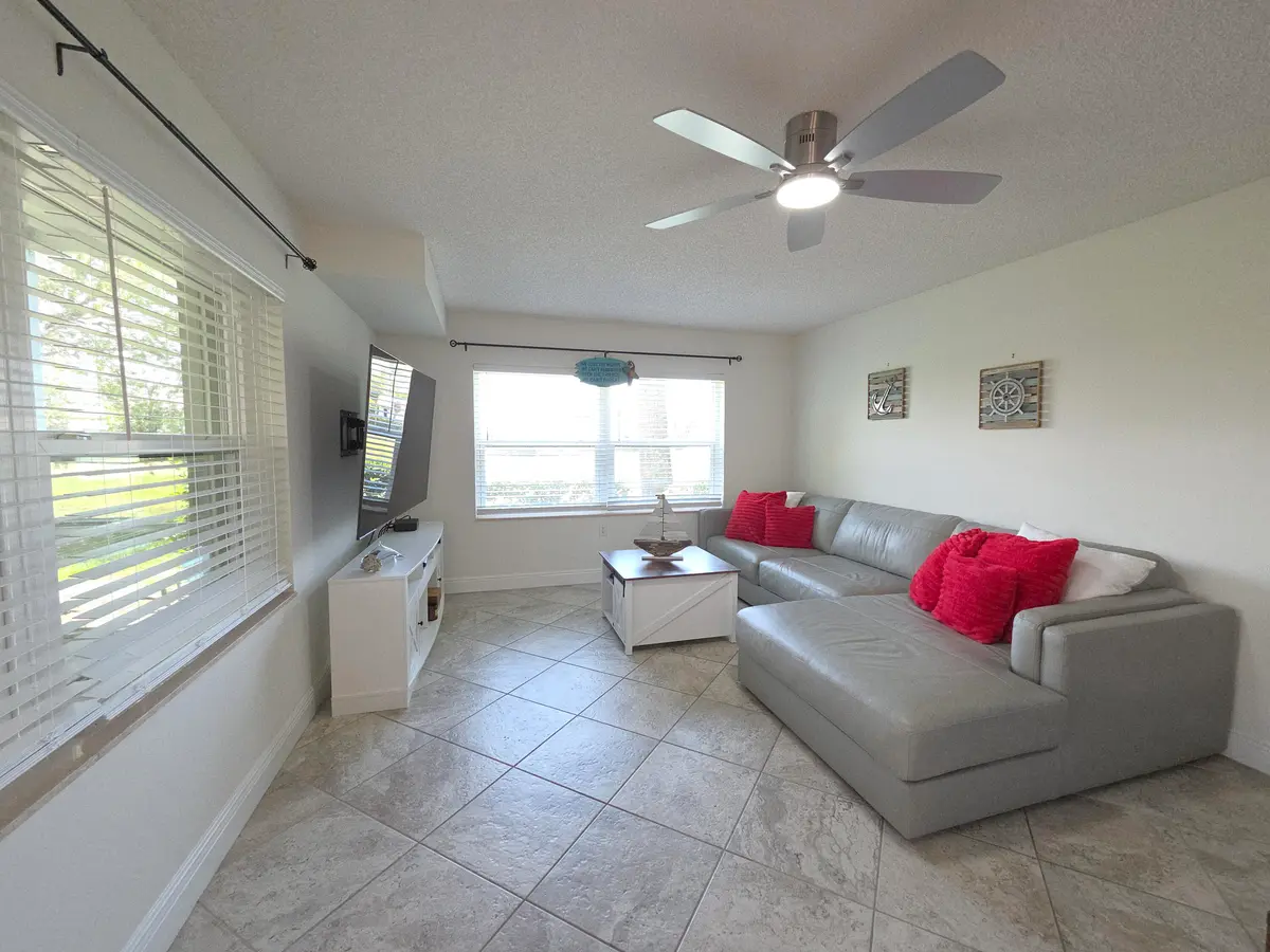 lv rm at 3391 SW Sunset Trace Circle, Palm City