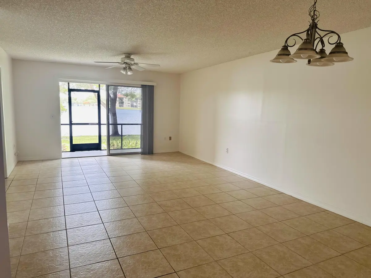 IMG_6543 at 1400 SW 137 Avenue 107f, Pembroke Pines