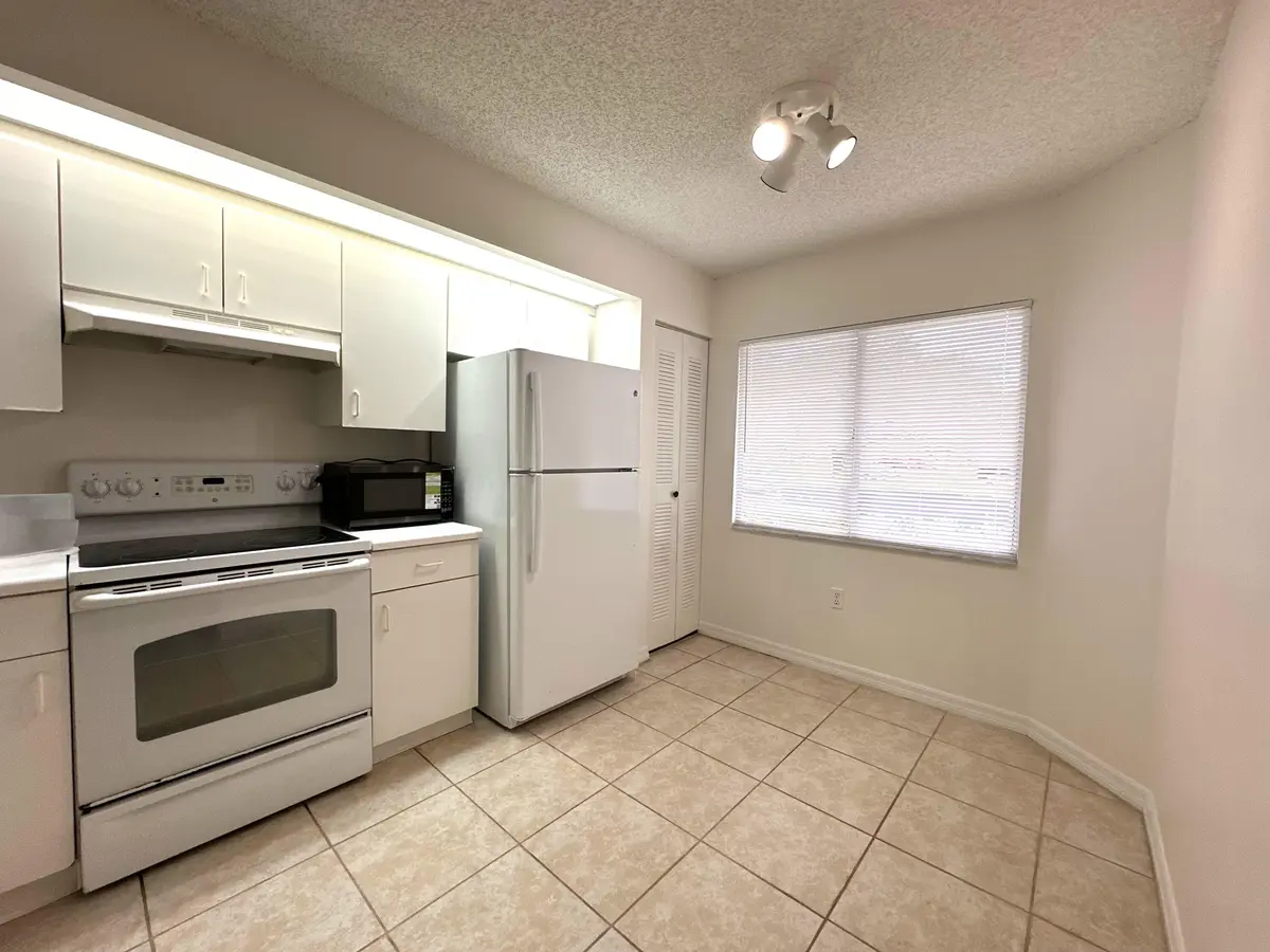 IMG_6625 at 1400 SW 137 Avenue 107f, Pembroke Pines
