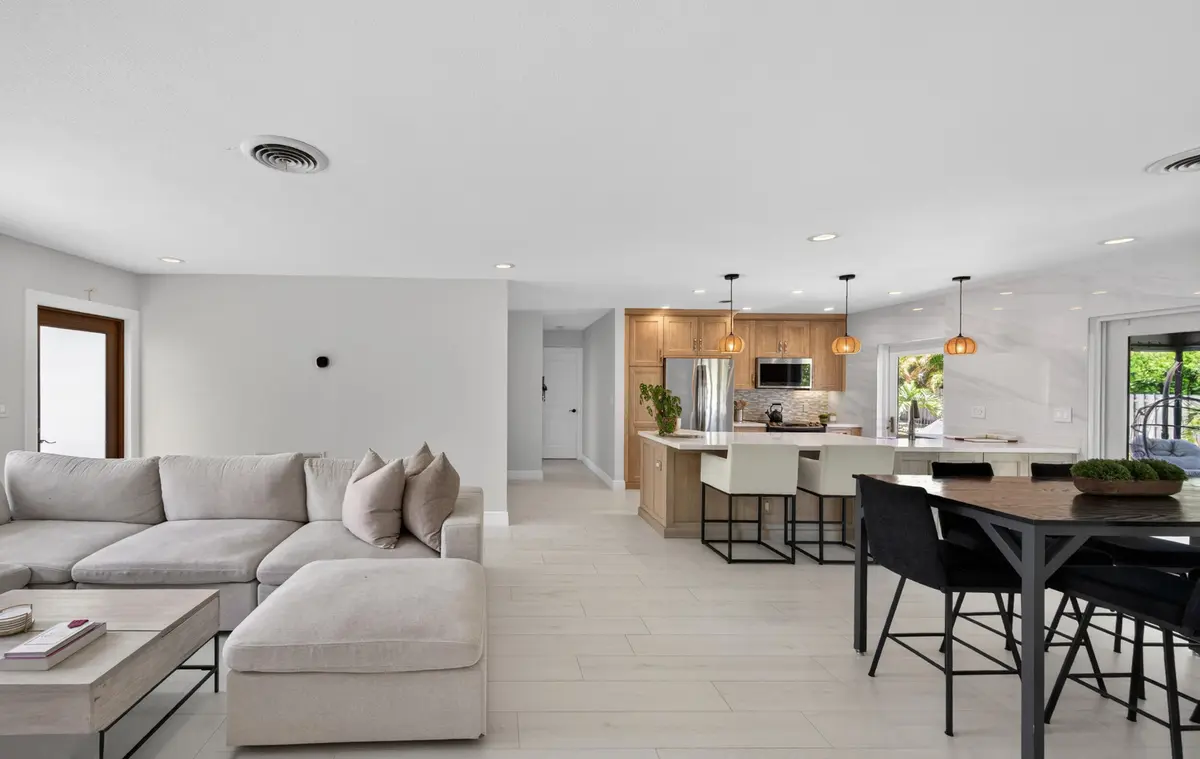 4800-38 at 4800 NE 15th Terrace, Oakland Park
