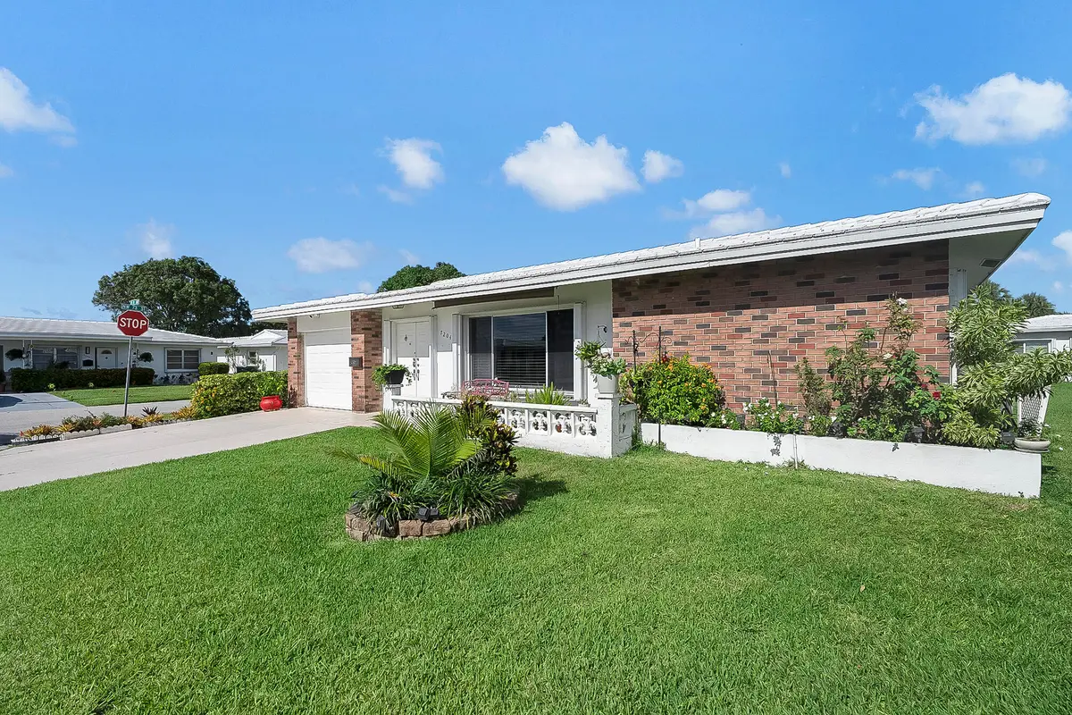 DSC01520 at 7204 NW 71st Avenue, Tamarac