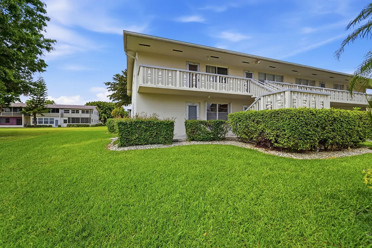 Front at 132  Cambridge F, West Palm Beach