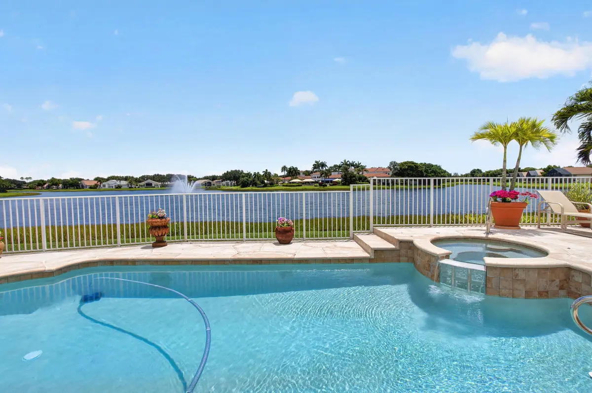 POOL/SPA OVERLOOKING LAKE at 13461 Barcelona Lake Circle, Delray Beach