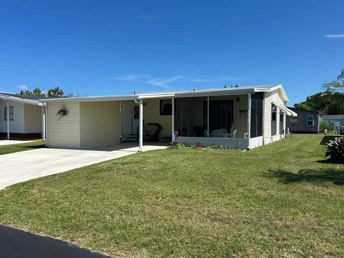 IMG_8978 at 526 Hemingway Terrace F-02, Fort Pierce