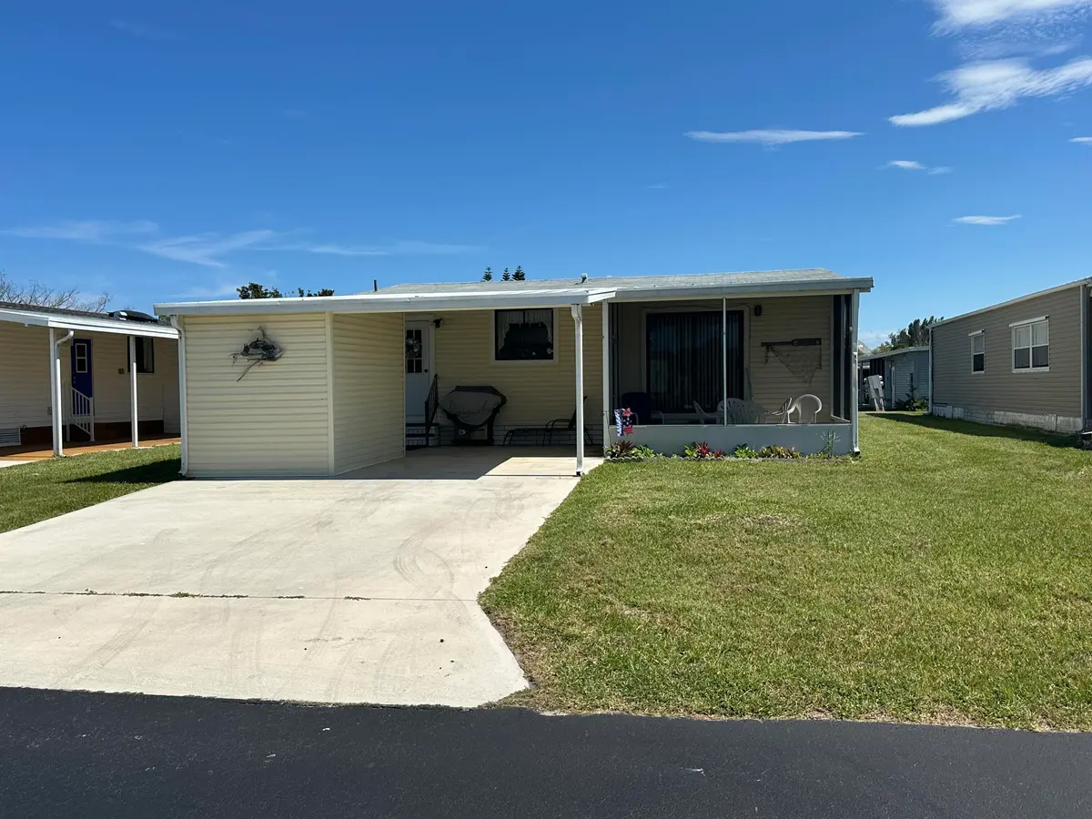 IMG_8979 at 526 Hemingway Terrace F-02, Fort Pierce