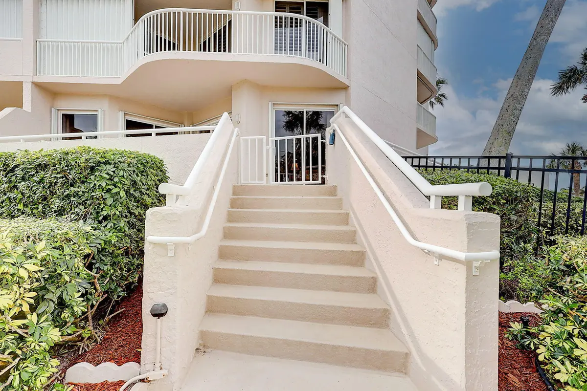 6-web-or-mls-32_3j0a9936 - Copy at 5051 N Highway A1a T-6, Hutchinson Island