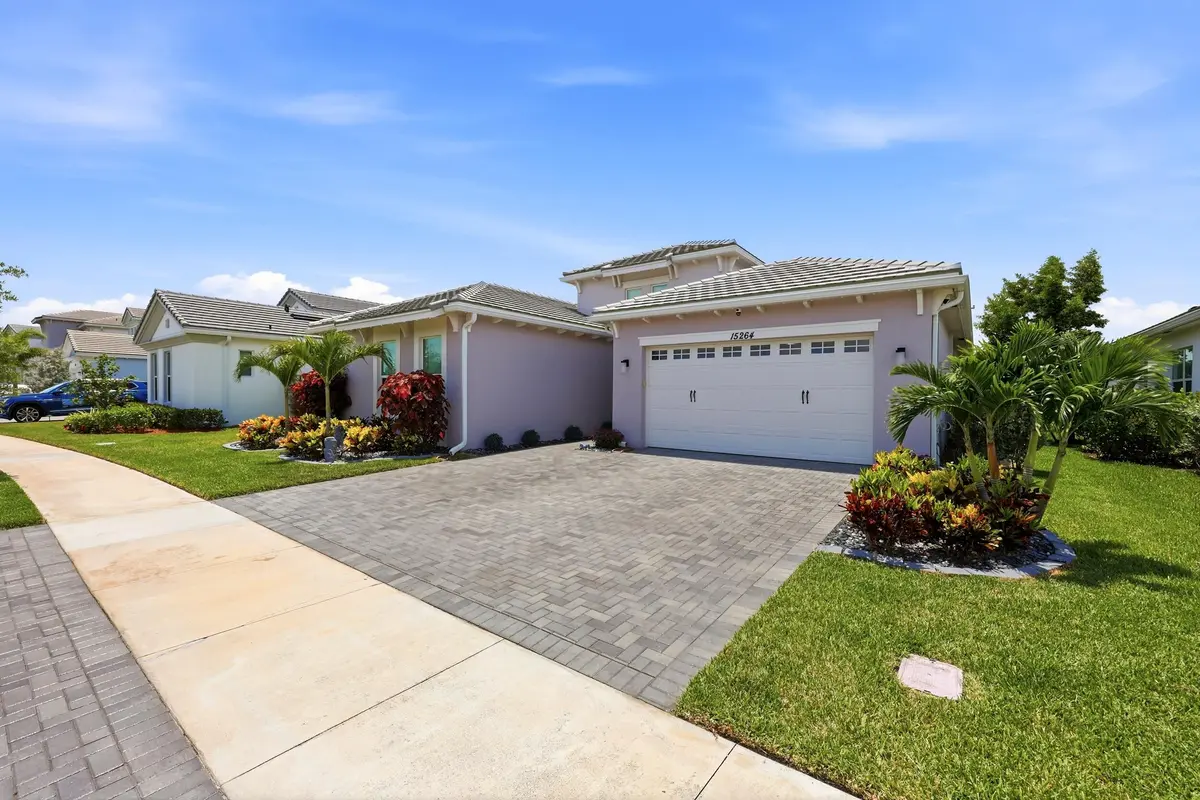 2_453a6153 at 15264 Wildwood Circle, Westlake