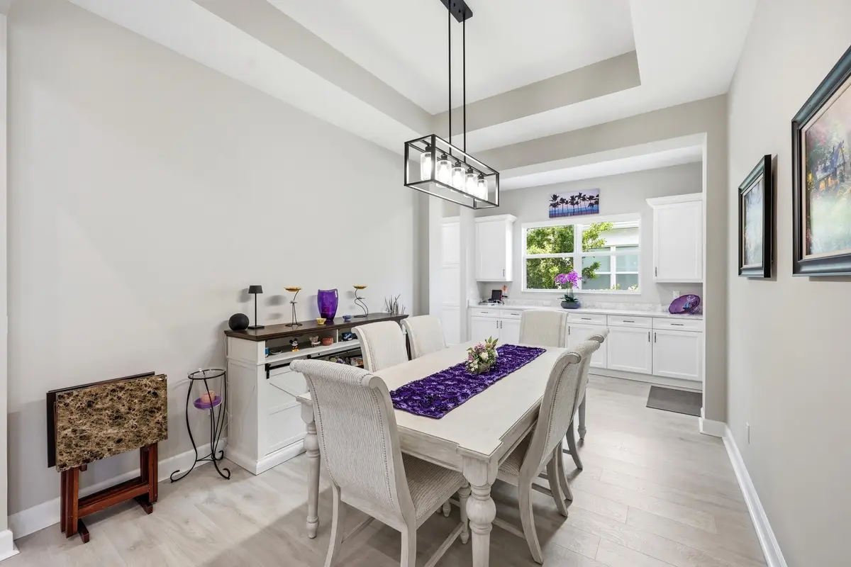 8_453a6173 at 15264 Wildwood Circle, Westlake