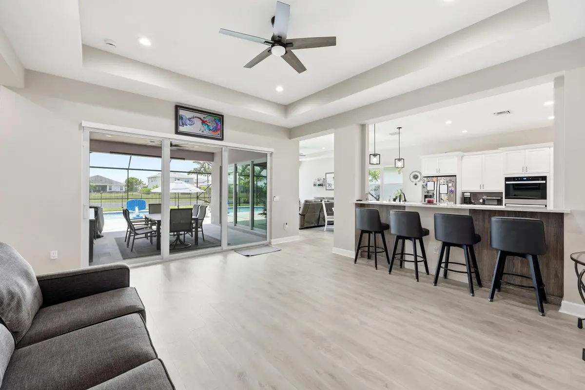 21_453a6208 at 15264 Wildwood Circle, Westlake