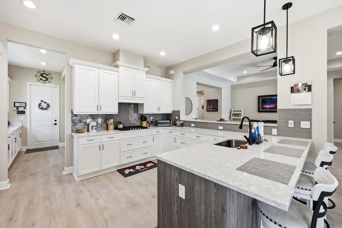 25_453a6258 at 15264 Wildwood Circle, Westlake