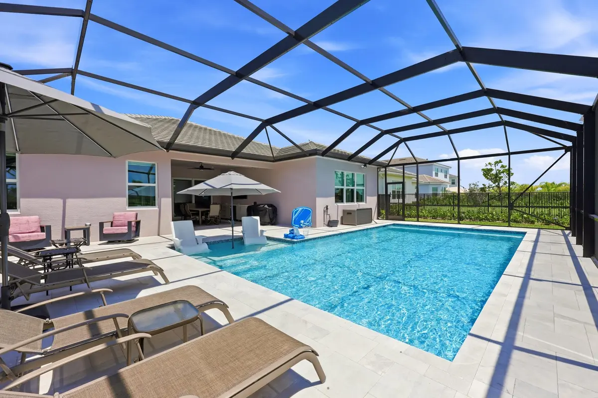 61_453a6423 at 15264 Wildwood Circle, Westlake