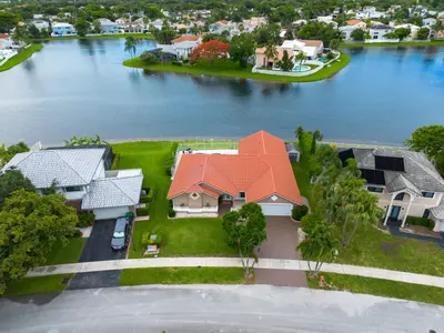 14211 Appalachian Trail, Davie – sold
