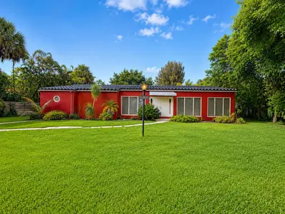 300 Bayberry Drive, Plantation – Single Family Residence for sale