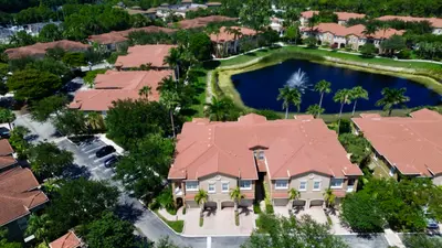4910 Bonsai Circle 202, Palm Beach Gardens – sold