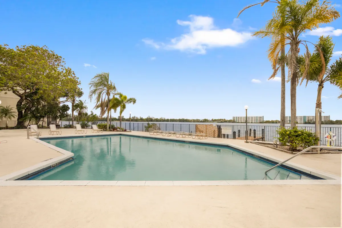 585A3419 at 118 Lake Emerald Drive 110, Oakland Park