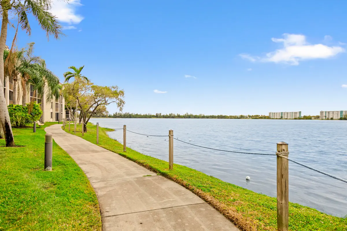 585A3404 at 118 Lake Emerald Drive 110, Oakland Park