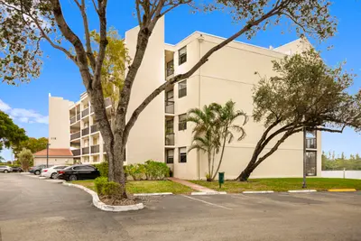 118 Lake Emerald Drive 110, Oakland Park – sold
