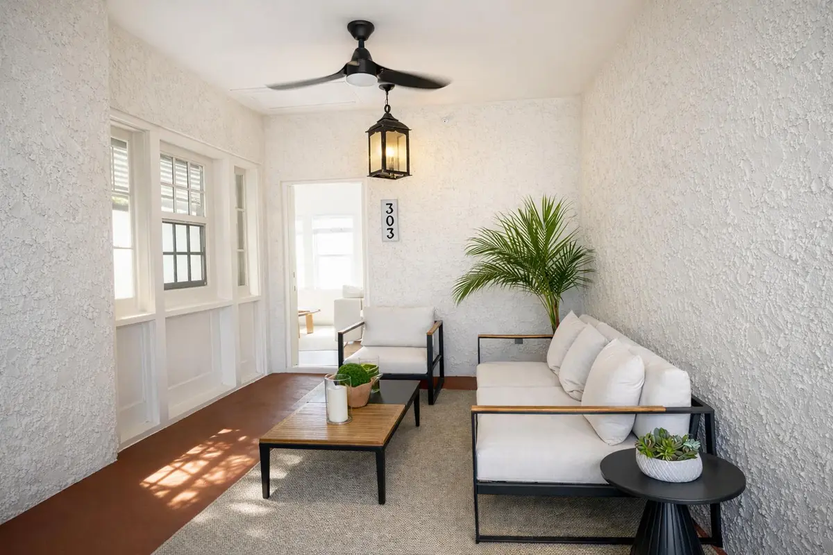 shared outdoor space at 184 Sunset Avenue 303, Palm Beach
