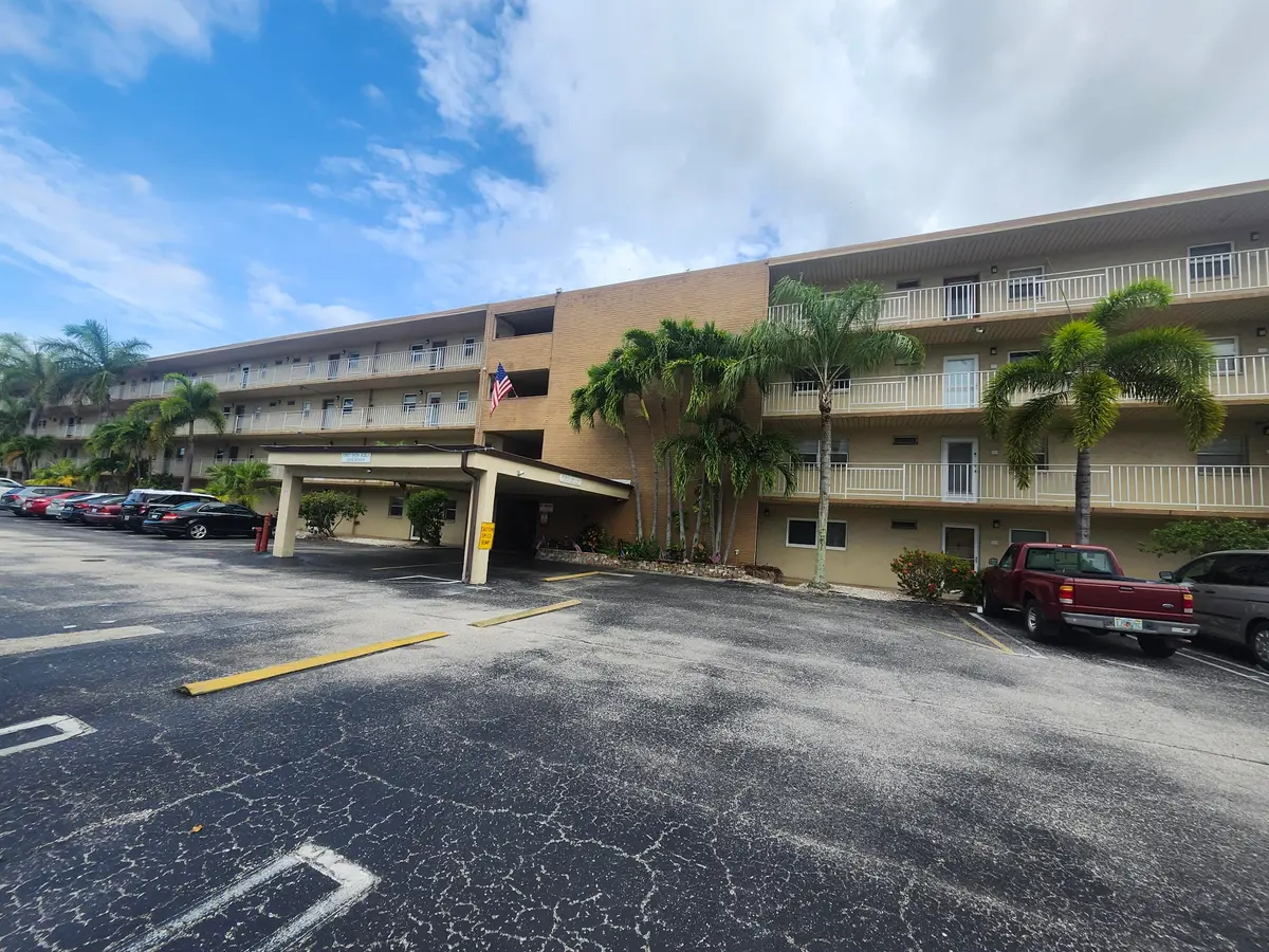 Bldg 11 at 330 NE 26th Avenue 202, Boynton Beach