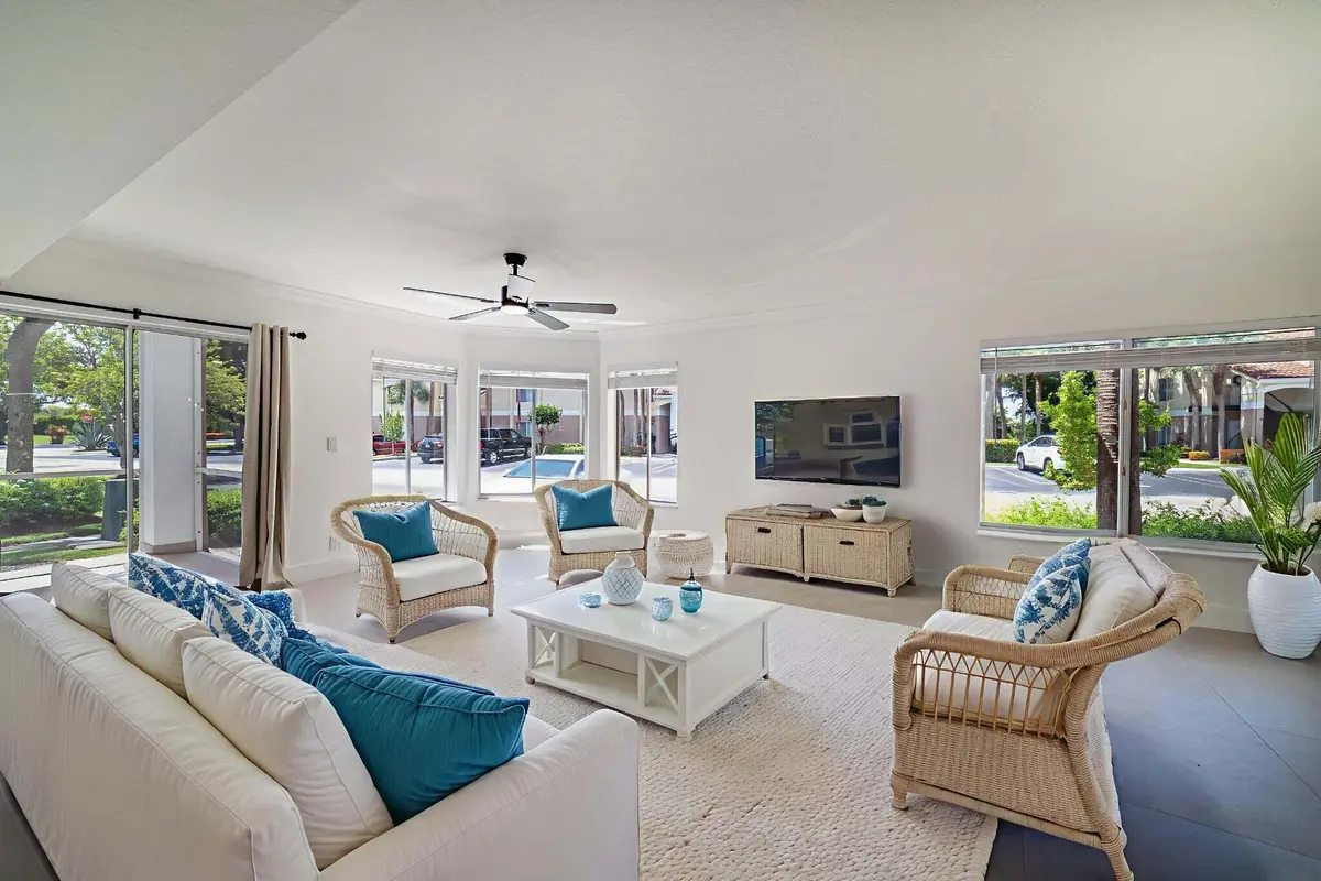 Living Room at 815 W Boynton Beach Boulevard 12-106, Boynton Beach