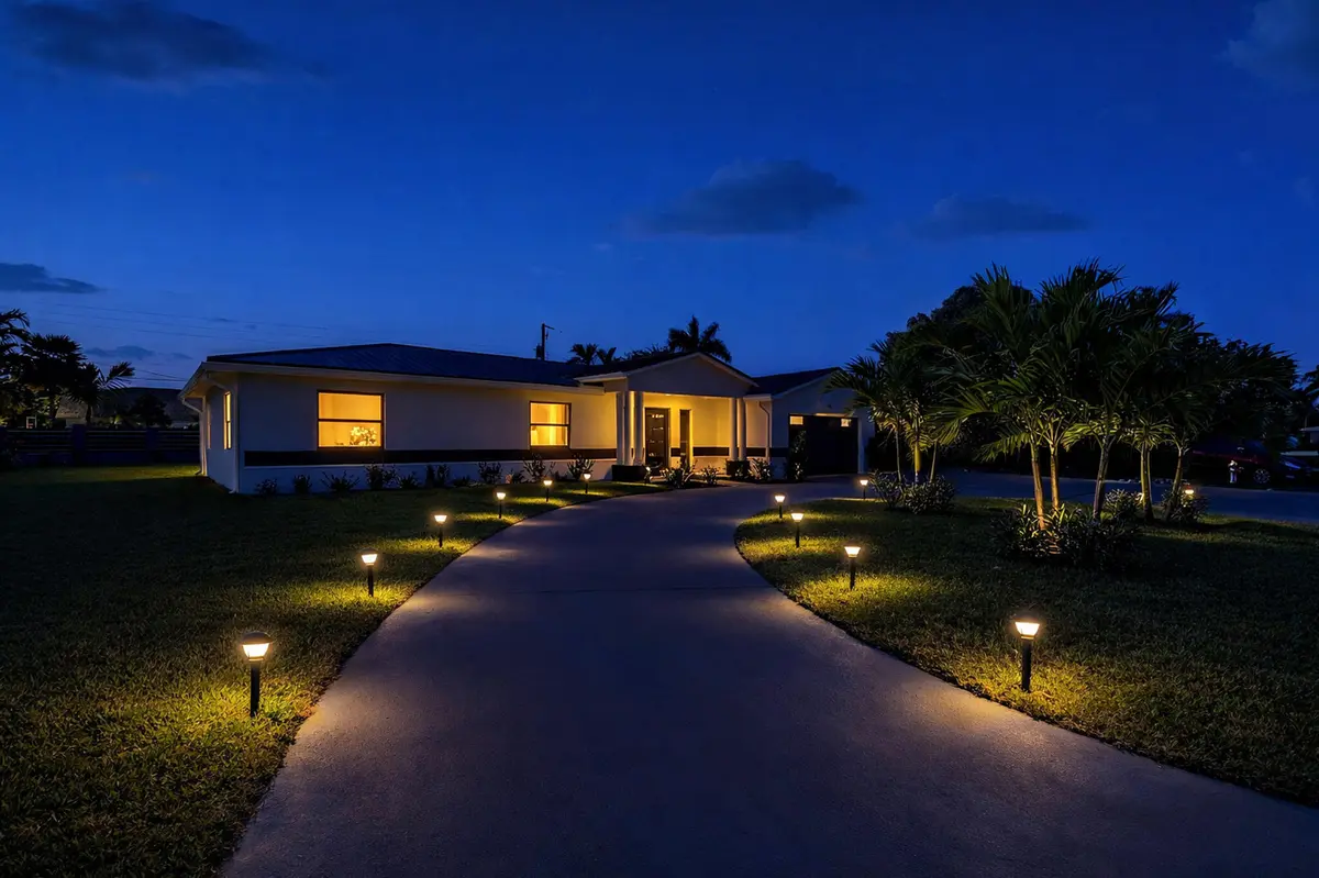 Virtual Lighting at 1410 N Beta Ct Court, Lake Clarke Shores