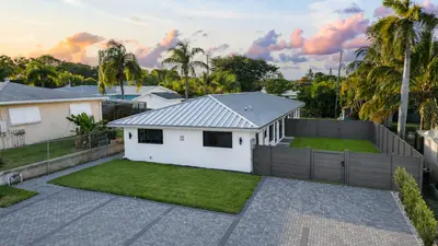 303 De Carie Street, Delray Beach – Duplex for sale