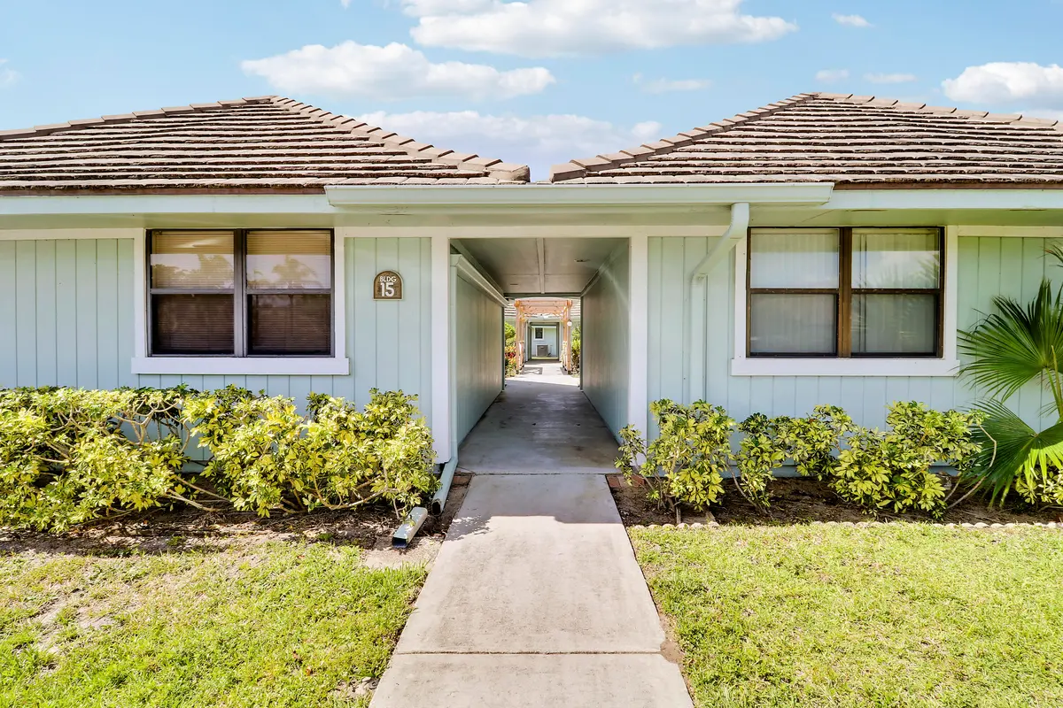 Front Exterior at 1127 E Seminole Avenue 15b, Jupiter