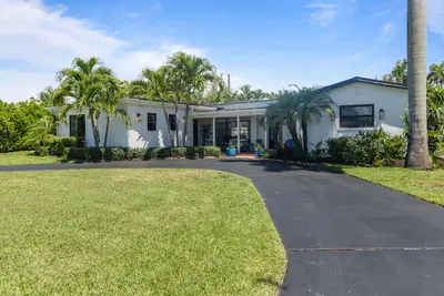 711 SW 27th Way, Boynton Beach – Single Family Residence for rent
