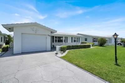 714 SW 16th Street, Boynton Beach – Single Family Residence for sale