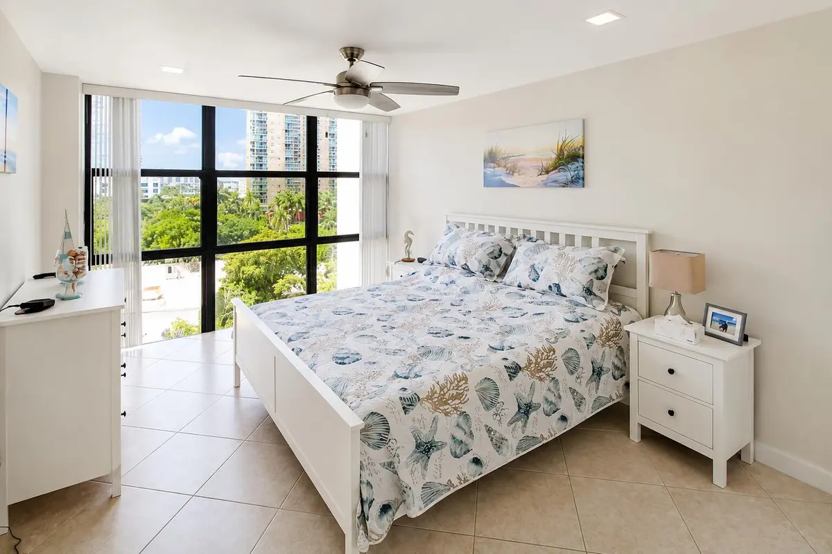 ChatGPT Image 12 jun 2026, 06_13_33 p.m. at 17021 N Bay Road 816, Sunny Isles Beach