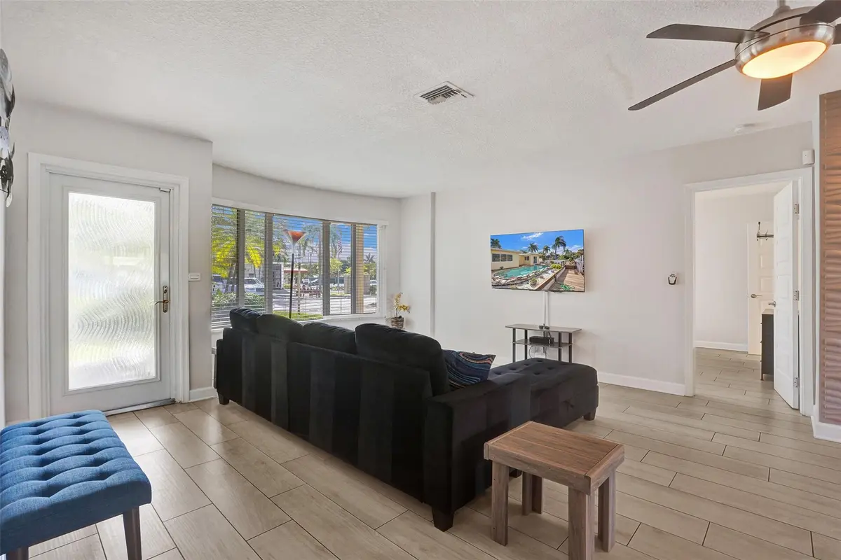 Photo 5 at 2265 SE 12th Street, Pompano Beach