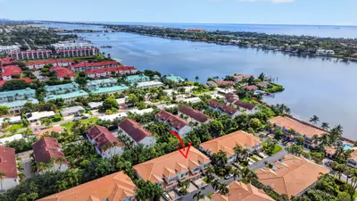 124 Las Brisas Circle, Hypoluxo – sold