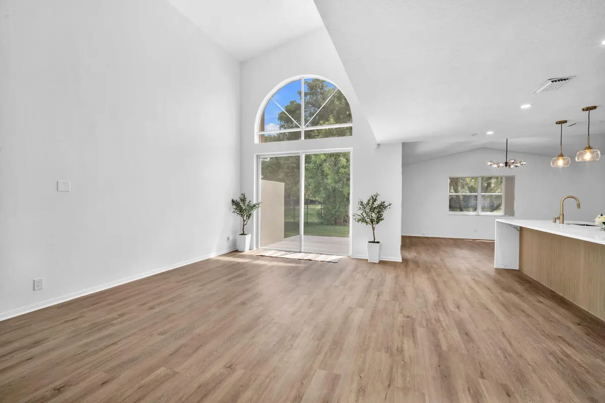 . at 6511 Pelican Terrace, Coconut Creek
