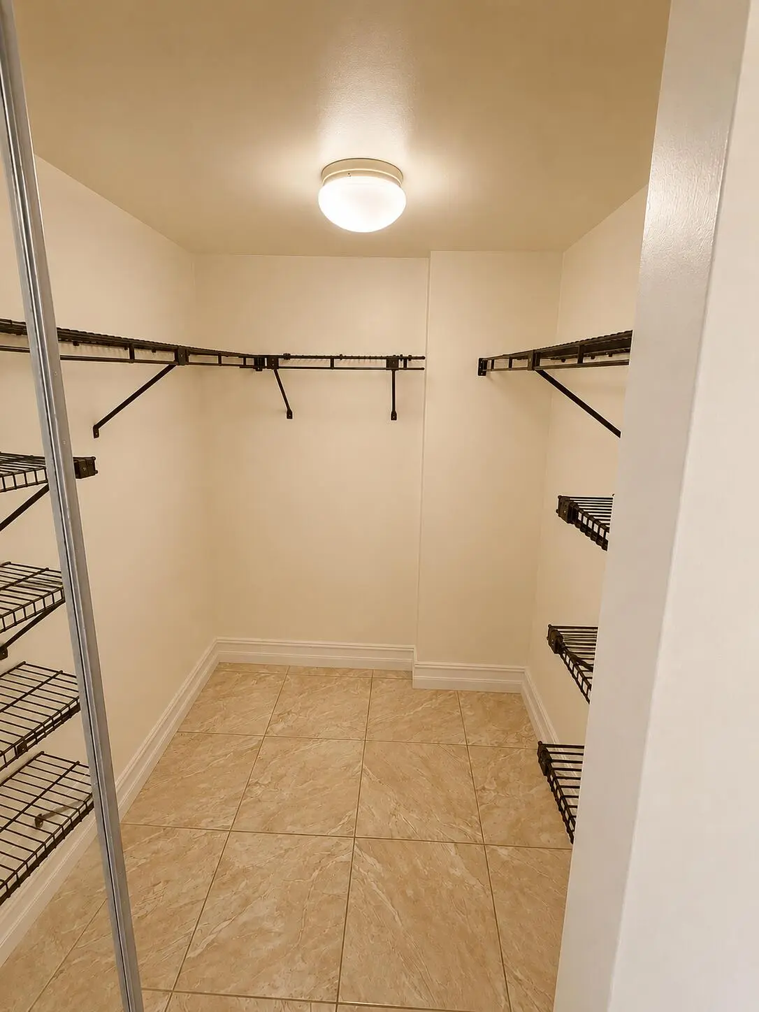 5C2E31EA-CE6B-4EFE-BBFA-1172264E08EA at 1000 Colony Point Circle 315, Pembroke Pines