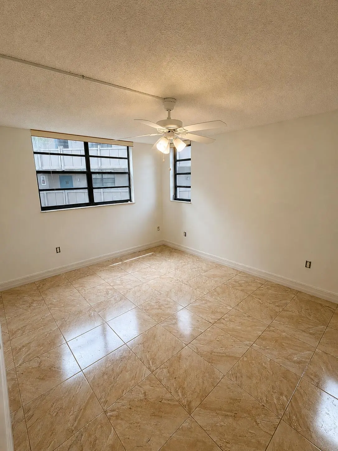 9C8CFADB-058E-421F-8F6B-D78C2BC4984A at 1000 Colony Point Circle 315, Pembroke Pines
