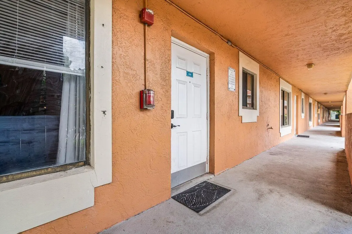 002-6900Southwest39thStreet-101J-Davie-F at 6900 SW 39th Street 101j, Davie