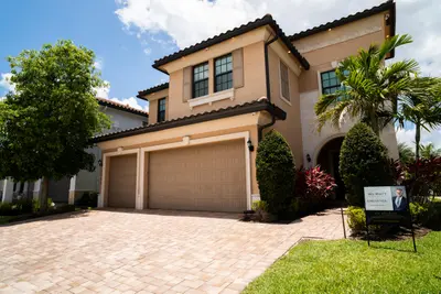 8665 E Baypoint Circle, Parkland – leased