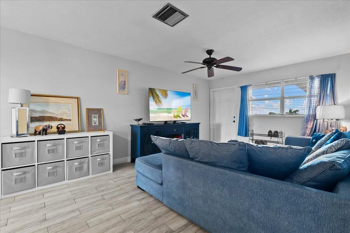 06-JLC_6754.jpg1 at 941 Crystal Lake Drive 402, Deerfield Beach