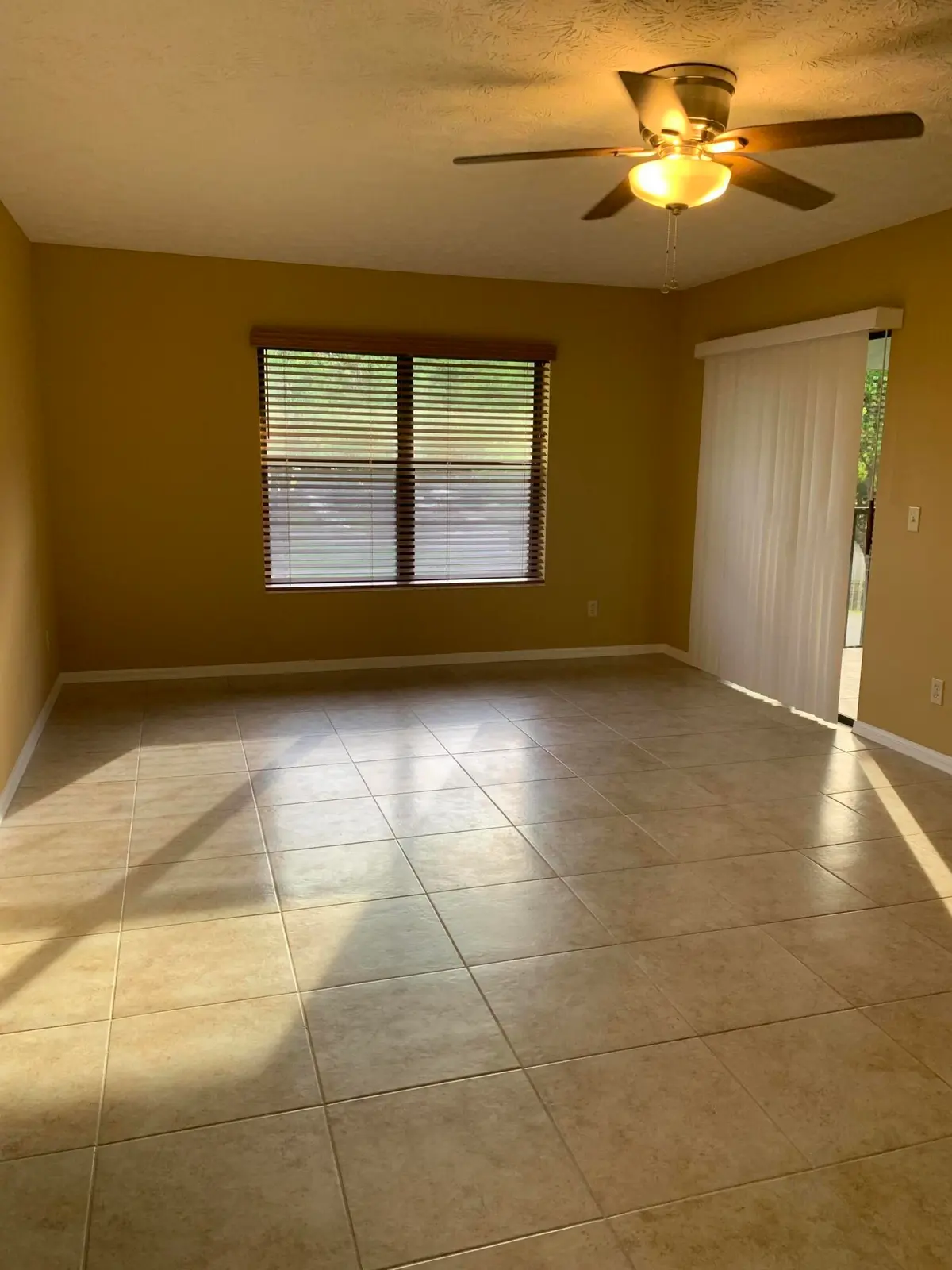 Living Area at 6553 SE Federal Highway 203, Stuart