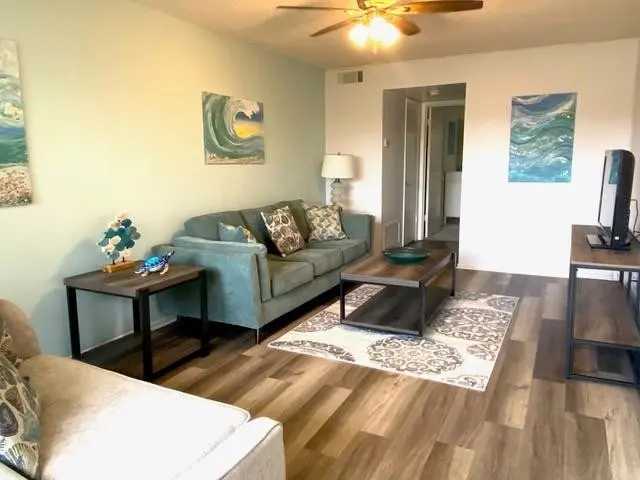 new floors clean spacious home awaits at 53 Woodland Drive 105, Vero Beach