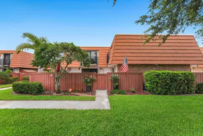 2818 Waterford Drive, Deerfield Beach – Townhouse for sale