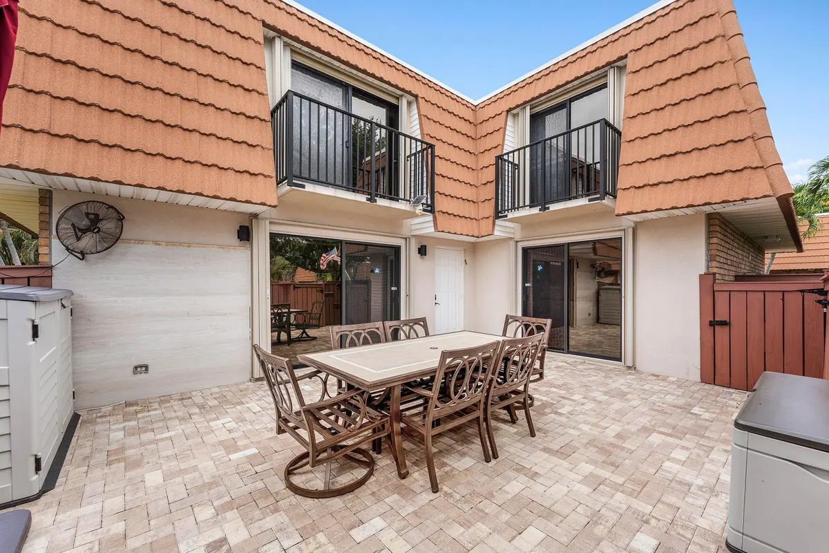 007-2818WaterfordDriveNorth-DeerfieldBea at 2818 Waterford Drive, Deerfield Beach