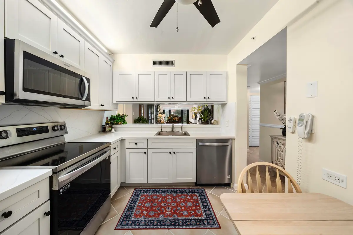 Kitchen at 601 Seafarer Circle 104, Jupiter