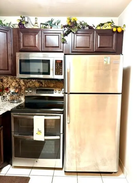 Double Oven at 12 Windsor A 12, West Palm Beach