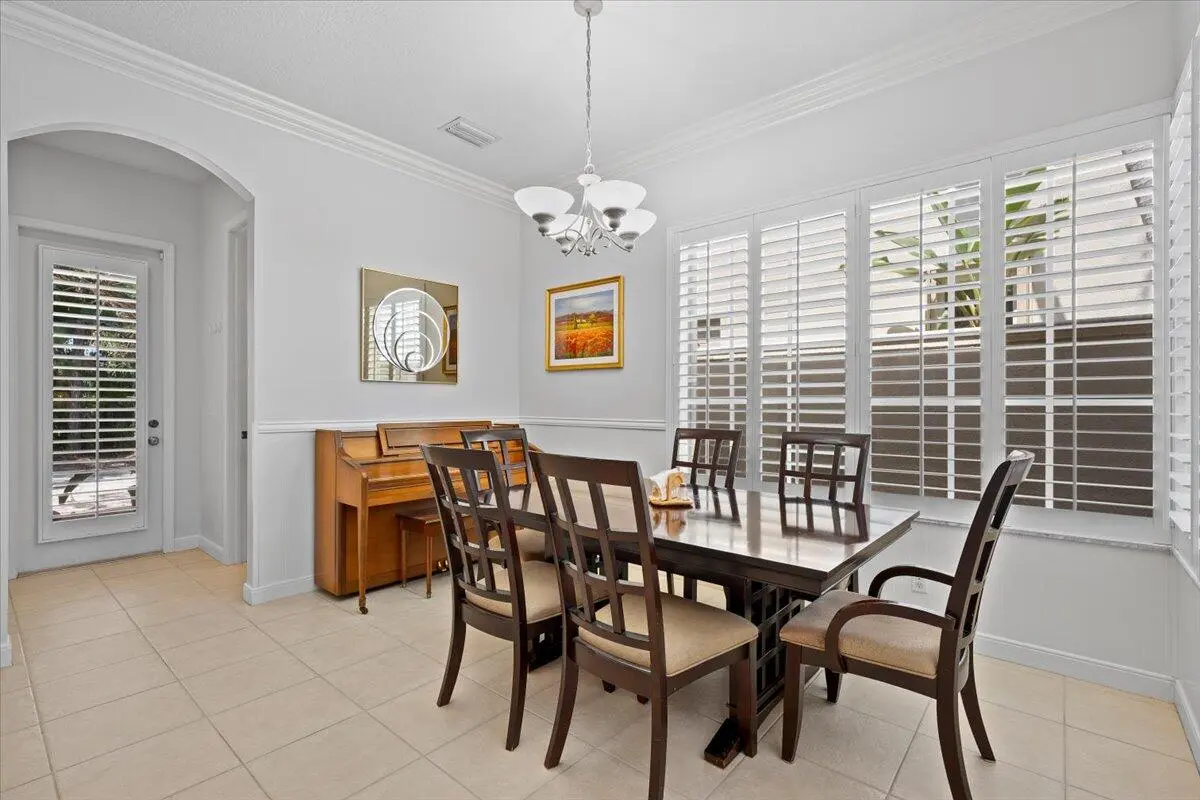 Separate Dining Area at 50 Stoney Drive, Palm Beach Gardens